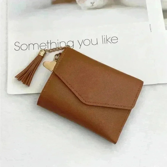 Handbags - ⚠️Clearance Brown Heart And Tassel Wallet / Cardholder